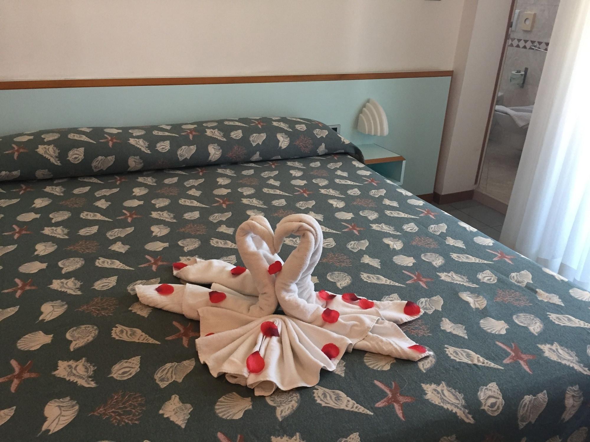 Hotel Gaby Римини Экстерьер фото