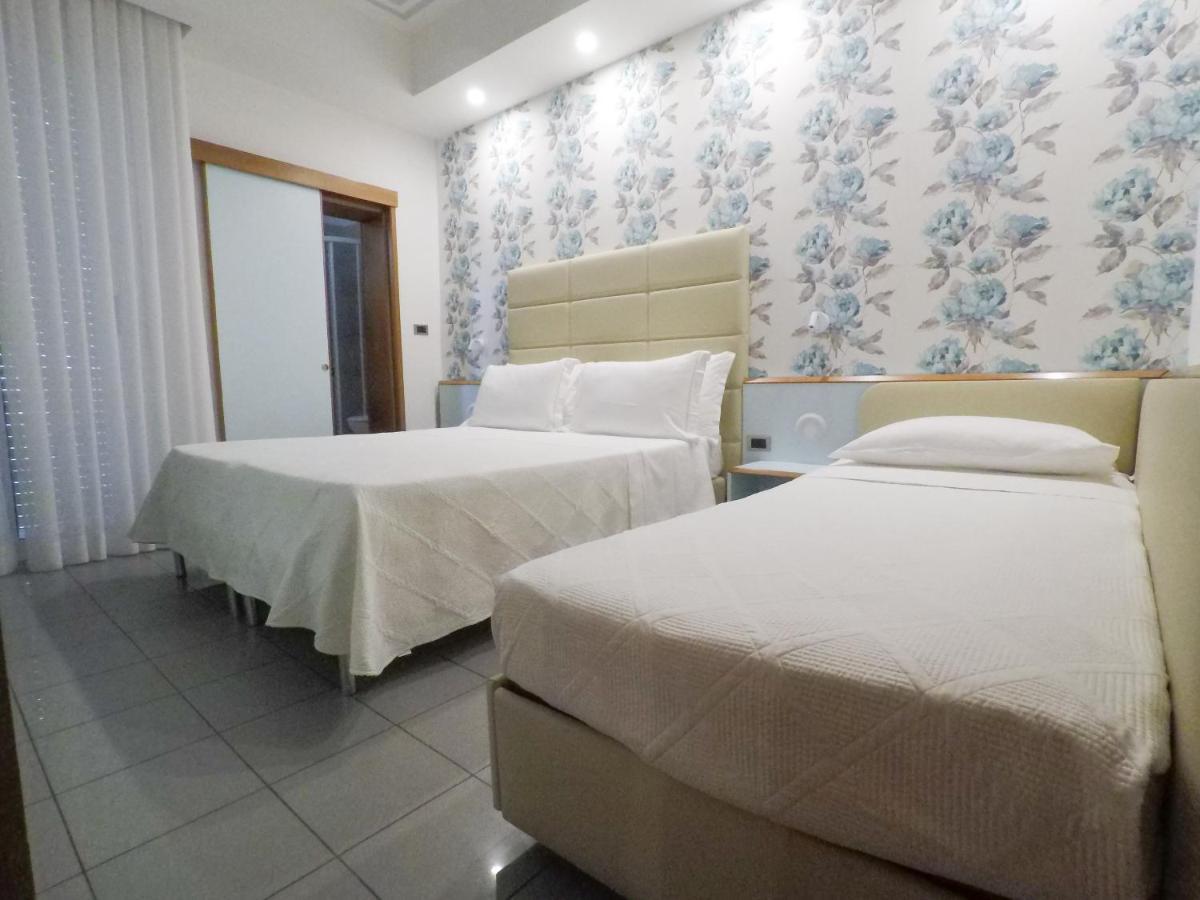 Hotel Gaby Римини Экстерьер фото