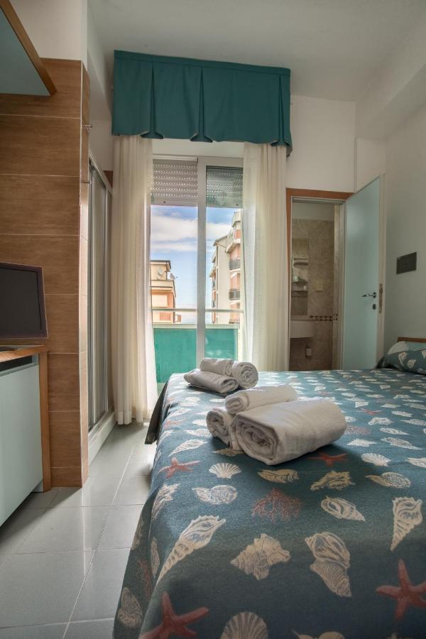 Hotel Gaby Римини Экстерьер фото