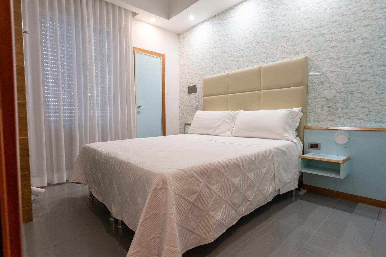 Hotel Gaby Римини Экстерьер фото