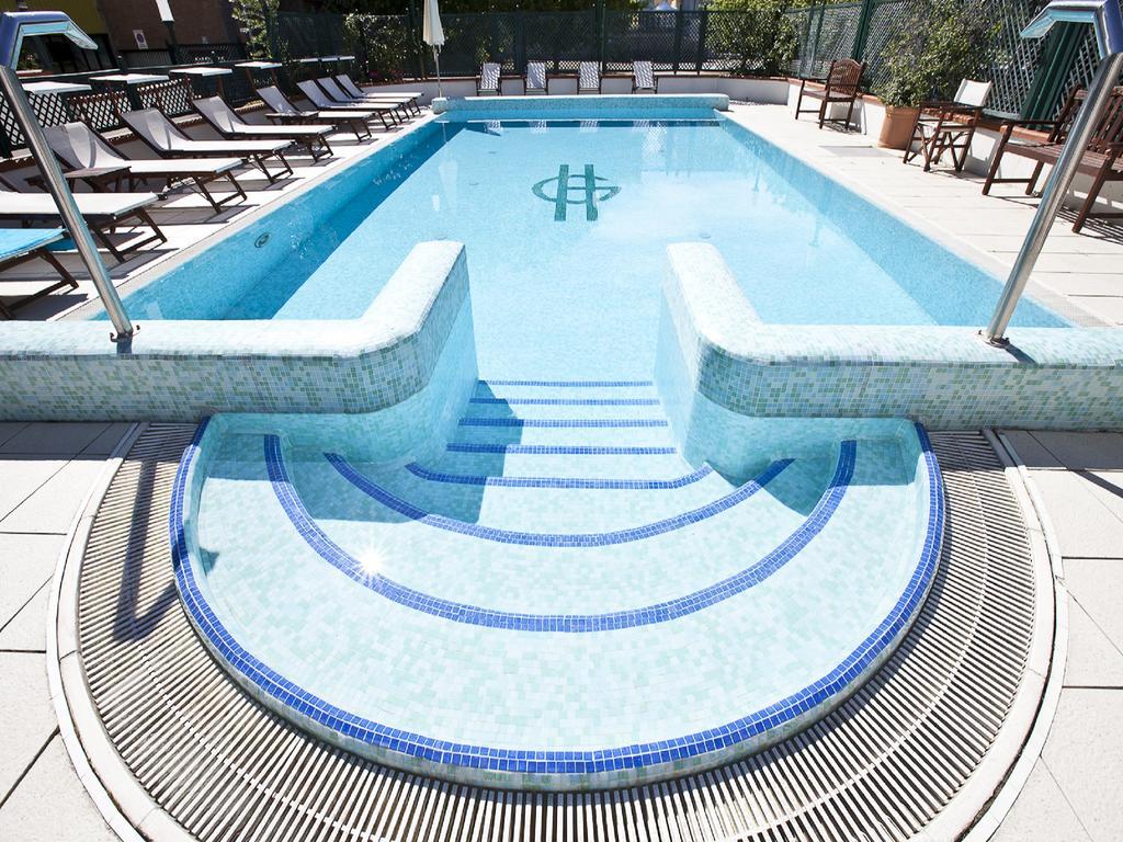 Hotel Gaby Римини Экстерьер фото